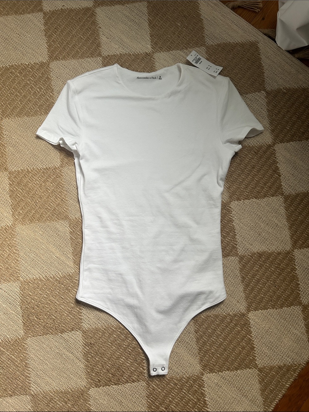 NWT Abercrombie & Fitch White Short Sleeve Snap Bodysuit